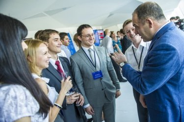 Фото 2 — Фонд Виктора Пинчука направит 4,4 млн. грн. на учебу талантливых украинцев за рубежом