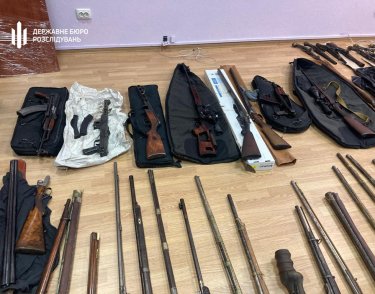 Фото 3 — У експремʼєра Криму під час обшуку знайшли колекцію стародавніх скарбів - ДБР (ФОТО)