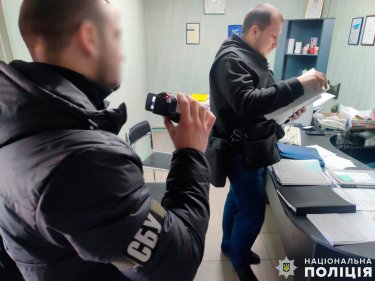 Фото 11 — Полиция с СБУ задержали первого вице-мэра Вознесенска: поймали на расхищении бюджета (ФОТО)