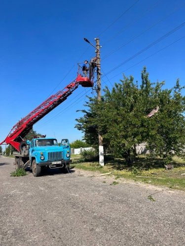 Фото 13 — Войска РФ обстреляли из "Градов" поселок Печенеги Харьковской области: не обошлось без жертв (ФОТО)