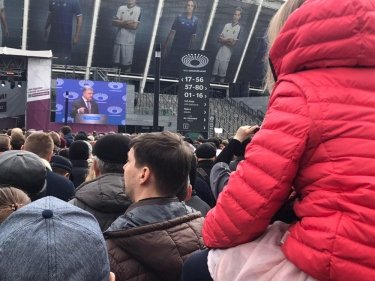 Фото 6 — Как Порошенко ждал Зеленского на НСК "Олимпийский" (РЕПОРТАЖ)