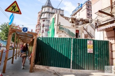 Фото 3 — Реконструкция по-киевски: власти сносят старый дом и уже продают квартиры в будущем новострое