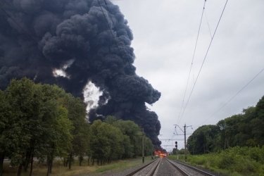 Фото 3 — В Черкасской области сошли с рельсов вагоны с нефтью (обновлено)