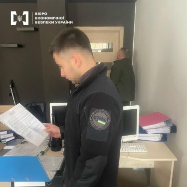 Фото 7 — Нелегальне виробництво пального: службовців нафтозаводу викрито у податкових махінаціях на 60 млн грн