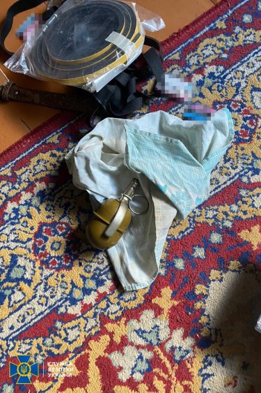 Фото 13 — В Житомирской области задержали восемь членов банды рэкетиров: "попались" из-за угроз военному (ФОТО, ВИДЕО)