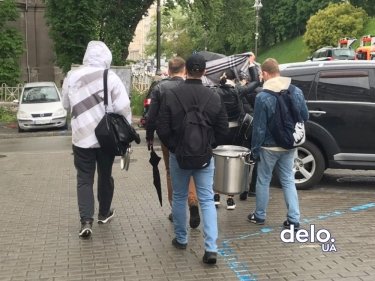 Фото 4 — "Хватит издеваться!": у Кабмина требуют открыть бары и рестораны (ФОТО, ВИДЕО)
