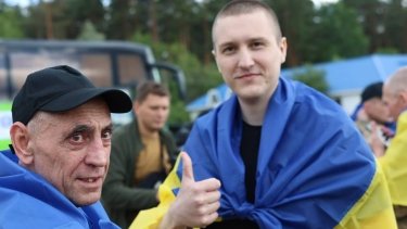 Фото 6 — Украина вернула из российского плена новую группу защитников (ФОТО)
