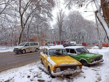 Фото 74 — На юге Украины из-за снега закрыли дороги, фуры не пускают даже в Киев (ФОТО, ВИДЕО)