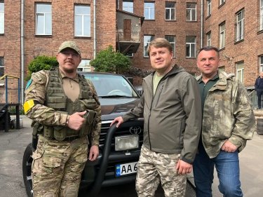 Фото 6 — Гуманітарні ініціативи та дрони для ЗСУ: як народні депутати допомагають громадянам та армії перемогти