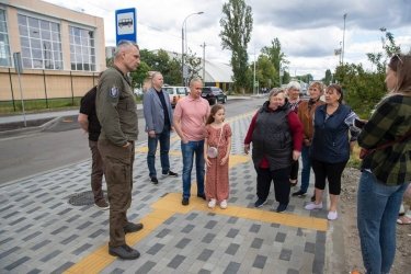 Фото 3 — Нові зупинки та безбар’єрний простір: у  Дарницькому районі Києва триває капремонт вулиці (ФОТО)