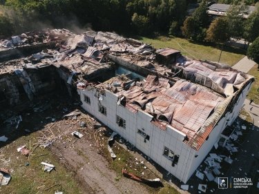 Фото 5 — РФ вдарила по Сумському держуніверситету: пошкоджено шість корпусів, вибито вікна (ФОТО)