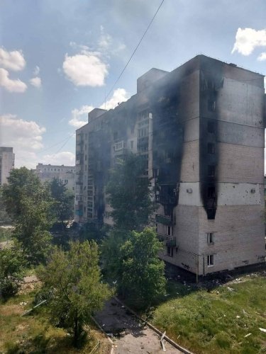 Фото 4 — Российские войска атаковали завод в Лисичанске и закрепляются в центре Северодонецка