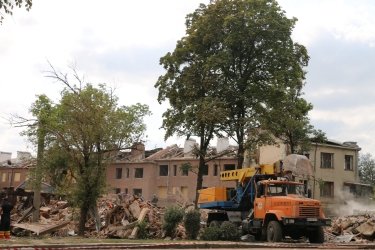 Фото 10 — Число погибших из-за ударов по двум общежитиям в Харькове выросло до 24