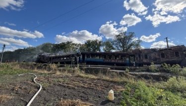 Фото 2 — На Сумщині вдарили по приміському поїзду: є пасажири з пораненнями