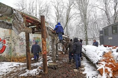 Фото 13 — На юге Украины из-за снега закрыли дороги, фуры не пускают даже в Киев (ФОТО, ВИДЕО)