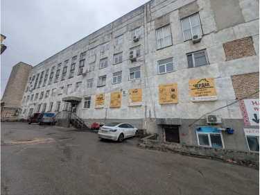 Фото 5 — Київський автомобільний ремонтний завод продали на аукціоні  втричі дорожче стартової ціни: хто переможець