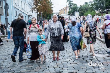 Фото 3 — "Мы сюда приехали мира просить" — как в Киеве прошел Крестный ход УПЦ МП (фото)