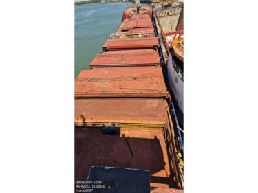 Фото 2 — В Украине выставили на аукцион арестованное судно под флагом Камеруна: какая цена