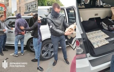 Фото 2 — ГБР задержало замглавы Черниговской ОГА: обвиняют в мошенничестве в крупных размерах