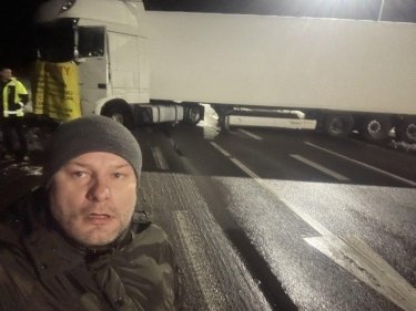 Фото 3 — Польские протестующие после возобновления движения снова перекрыли трассу у КПП "Дорогуск" (ФОТО, ВИДЕО)