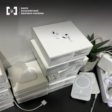 Фото 15 — Троє "чарівників" з Одеси "перетворювали" контрафакт на продукцію Apple: які вироки отримали (ФОТО)