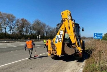 Фото 2 — Понад 400 км доріг на Харківщині розчистили від наслідків бойових дій