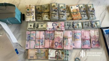 Фото 5 — Три квартиры и дорогие авто: руководителя налоговой Киева разоблачили на многомиллионных сделках (ФОТО)