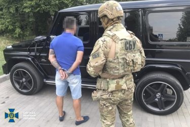 Фото 2 — В Кривом Роге задержали "смотрящего", банда которого 10 лет терроризировала бизнес (ФОТО)