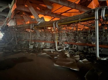 Фото 2 — Росія вдарила по Києву та області балістикою: пожежі, руйнування, витік аміаку