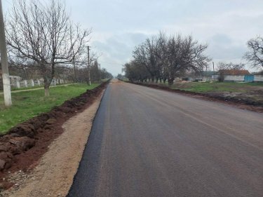 Фото 5 — Під Миколаєвом облаштували тимчасовий міст через Інгул замість підірваного (ФОТО)