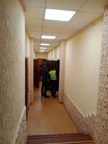 Фото 4 — В Шевченковской райадминистрации Киева обыск: подозревают "распил" на ремонте сквера