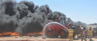 Фото 3 — Масштабный пожар в Кувейте: горит крупнейшая в мире свалка автопокрышек (ФОТО, ВИДЕО)