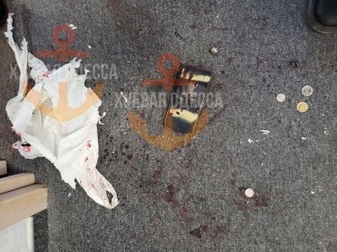 Фото 2 — В офисе одесской сети супермаркетов "Копейка" произошел взрыв: есть раненые (ФОТО)
