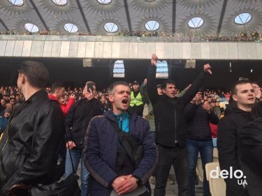 Фото 4 — Начались дебаты между Порошенко и Зеленским на НСК "Олимпийский"
