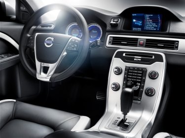 Фото 6 — Volvo представила люксовый S80 Executive и спортивный V70 R-Design