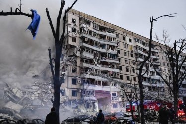 Фото 25 — В Днепре россияне ударили ракетой по многоэтажке - разрушили один подъезд, 12 человек погибли