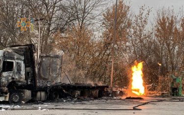 Фото 3 — На АЗС WOG под Харьковом взорвался резервуар с газом: сгорели две фуры (ФОТО, ОБНОВЛЕНО)