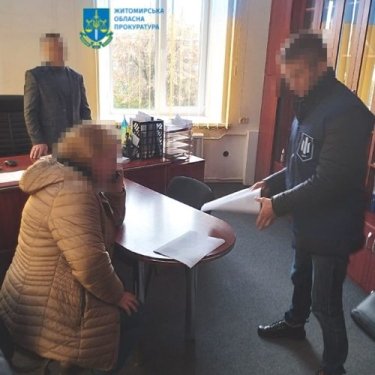 Фото 3 — Замдиректора разрушенного ударом РФ лицея в Житомире подозревают в оправдании российского вторжения