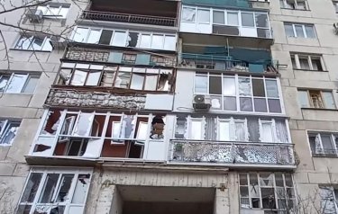 Фото 7 — Войска РФ усиленно обстреливают агломерацию Северодонецка: повреждено более 20 зданий, есть погибшие (ФОТО)