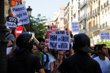 Фото 16 — В столкновениях в Мадриде ранены десятки человек