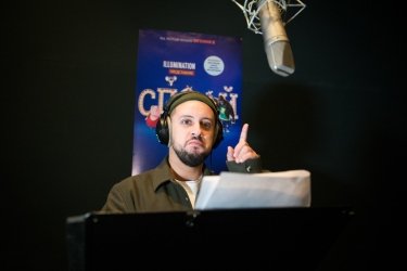 Фото 4 — Монатик озвучил героя мультфильма "Пой" от создателя "Секреты домашних животных"