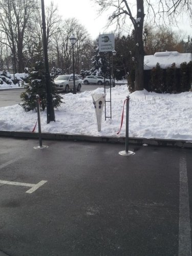 Фото 2 — В Киеве открылась первая отечественная заправка для электромобилей