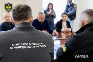 Фото 5 — Будинок профспілок на Майдані Незалежності офіційно передали управителю: підписано документ (ФОТО)