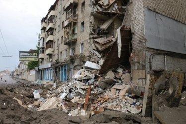 Фото 2 — Армия РФ частично разрушила шестиэтажку в центре Харькова