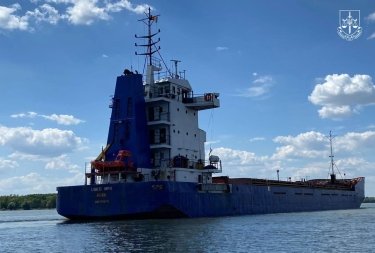 Фото 4 — В Украине арестовали иностранное судно, незаконно вывозившее зерно через оккупированный Крым (ФОТО)