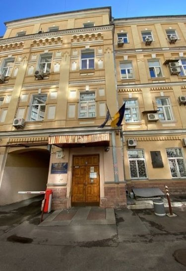 Фото 3 — Полиция обыскала КП "Киевжилспецэксплуатация": расследует воровство на ремонтах подъездов