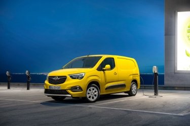 Фото 2 — Opel представил электрический фургон на основе модели Combo (ФОТО)