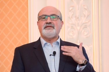 Фото 2 — О чем говорил в Киеве автор "Черного лебедя" Нассим Талеб