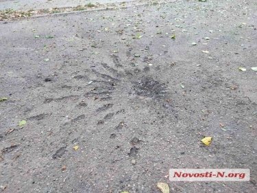Фото 4 — В Николаеве в результате обстрела остановки транспорта погибли 3 и ранены 12 человек (ФОТО)