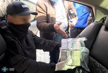 Фото 2 — Экс-чиновники запорожского Госгеокадастра "переквалифицировались" в вымогателей (ФОТО)
